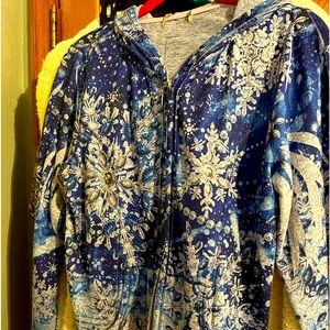 Women's small w/hoodie